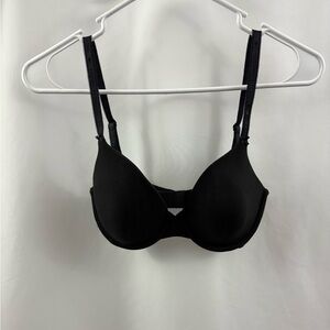 Victoria’s Secret 32D Bra Black Lined Perfect Coverage